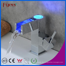 Self-Power 3 Farbe LED Wasserfall Messing Becken Wasser Wasserhahn (QH0615AF)